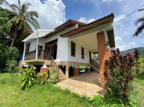 1-Bedrooms Cozy Entire house near Bangtao Beach free wifi